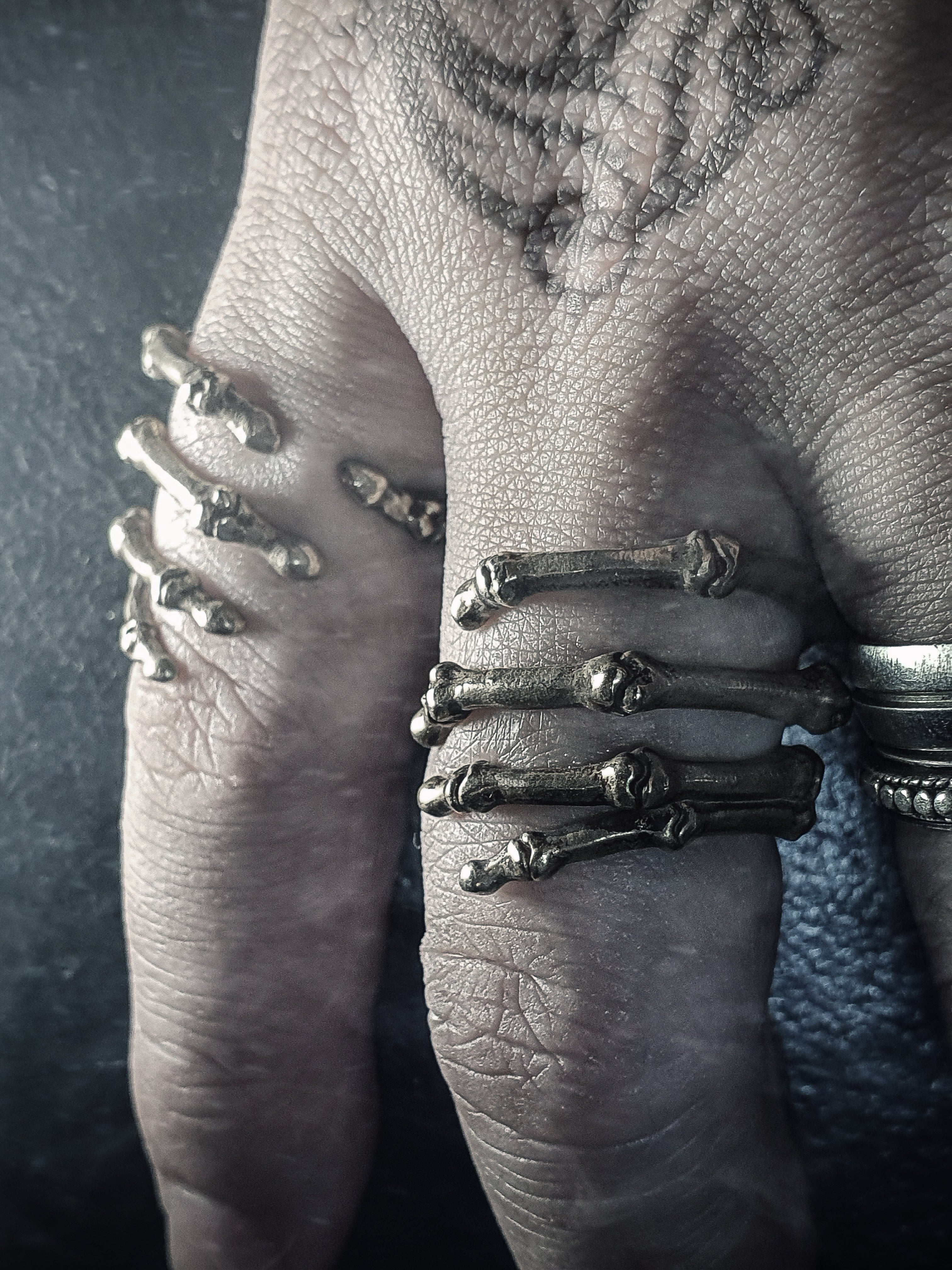 Skeleton Hands adjustable Skull Ring | 925 Silver